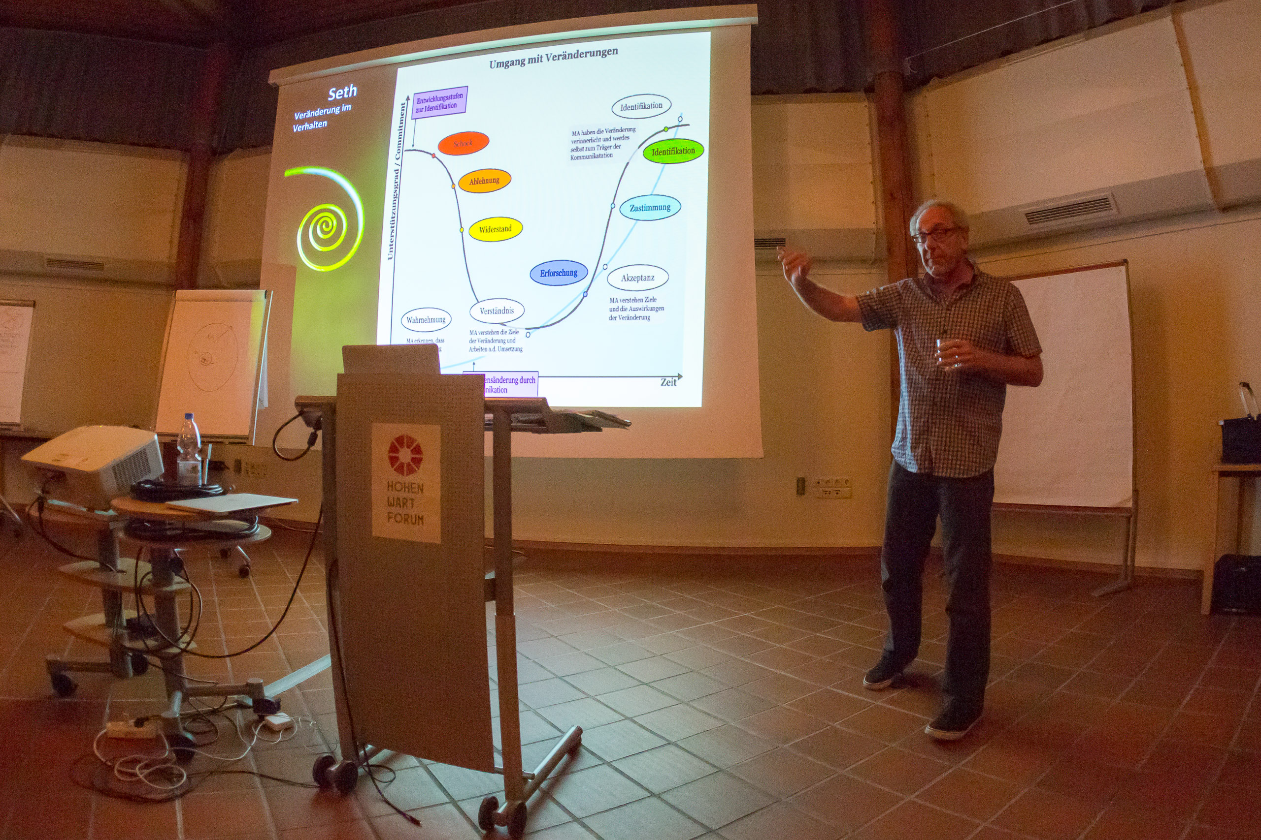 20151024204101 RD100856